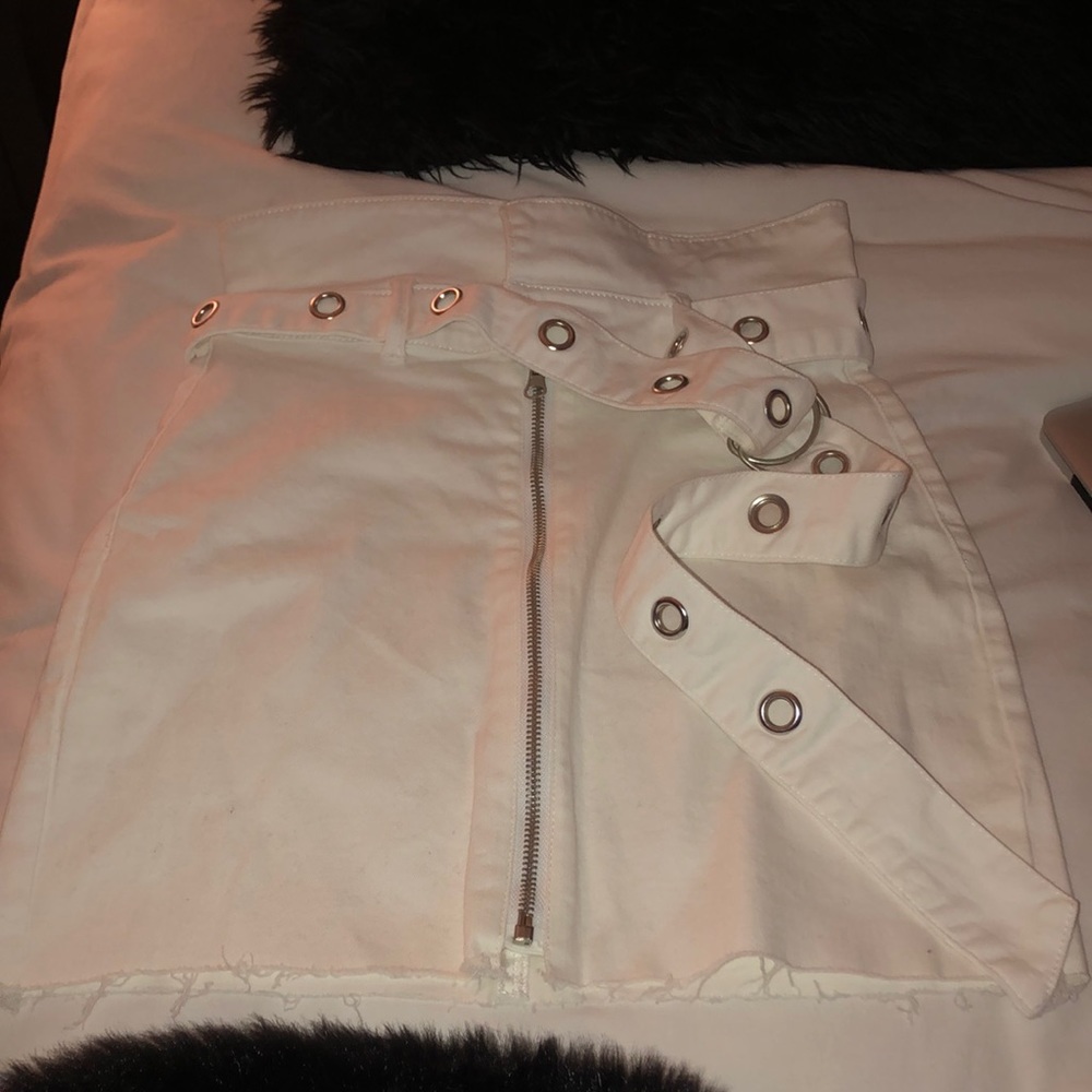 white mini skirt with belt